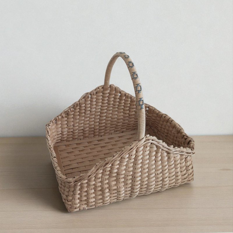 クラフトバンド製ビスケットカラーのかご　小物入れ　バスケット　パンかご　ナチュラル　カントリー　シンプル　北欧風　インテリア　贈り物　ギフト - 居家收納/收納盒/儲物盒 - 紙 咖啡色