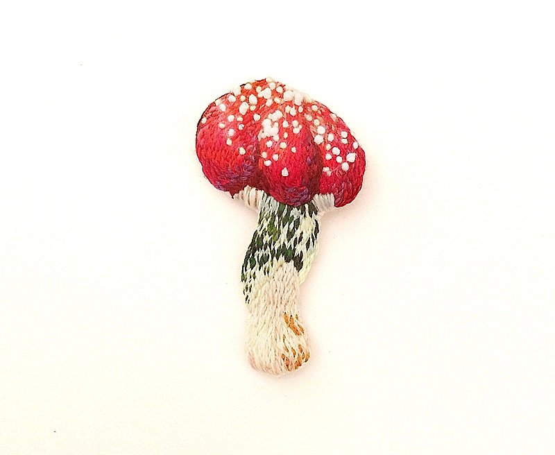 Summer harvest. Shy buds embroidered mushroom pinch brooch - เข็มกลัด - งานปัก สีแดง