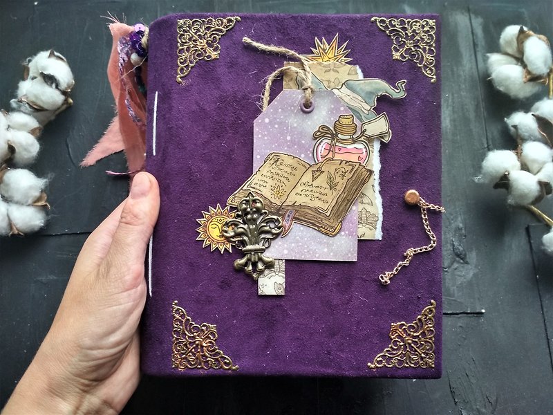 Alchemy junk journal handmade Fairy notebook Magic grimoire thick purple - สมุดบันทึก/สมุดปฏิทิน - กระดาษ สีม่วง