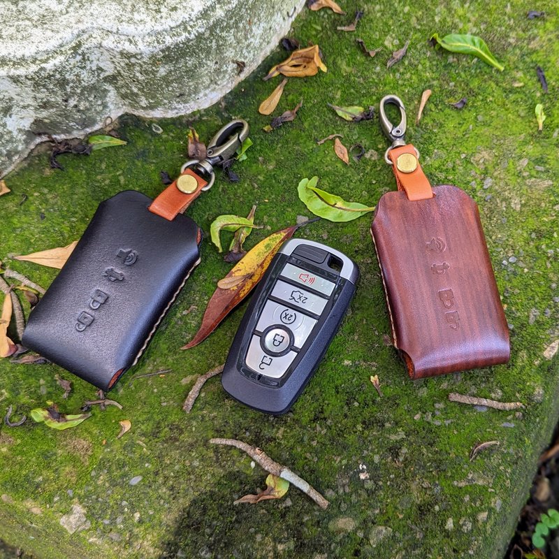 car key holder - Keychains - Genuine Leather Multicolor