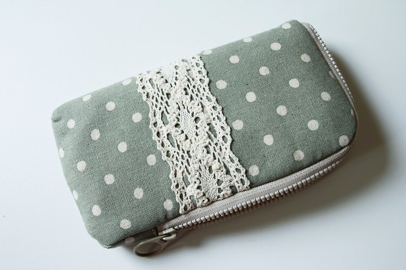 Hand made iPhone phone bag mobile phone storage bag zipper phone bag zipper bag carry bag - Phone Cases - Cotton & Hemp Green