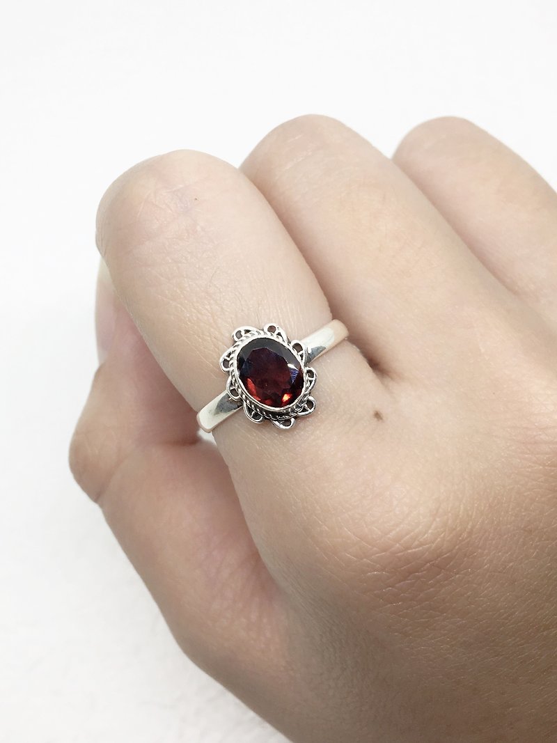 石榴石925純銀異國設計戒指 尼泊爾手工鑲嵌製作(款式3) - 戒指 - 寶石 紅色