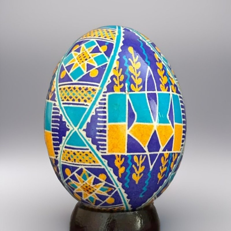 Ukrainian Easter Egg Real Chicken Pysanka Hand Painted Eggshell Hutsul Pysanky - 擺飾/家飾品 - 其他材質 藍色