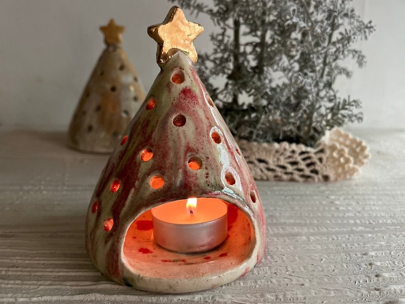 Christmas tree candle holder-gold-red Christmas tree_ceramic candle holder - เทียน/เชิงเทียน - ดินเผา สีแดง