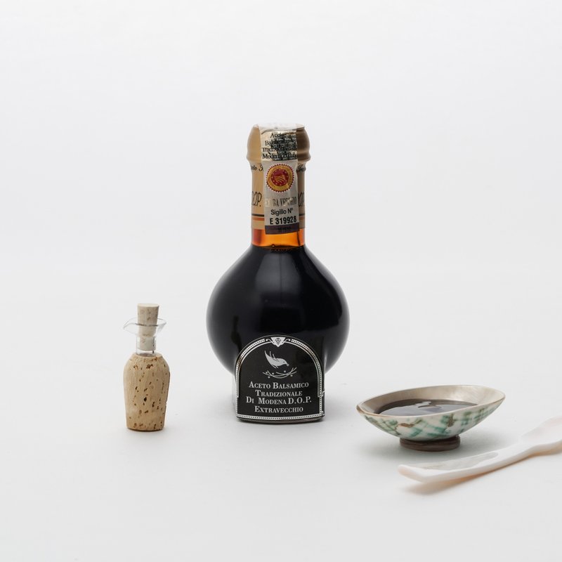 Modena 25 Years Old Classic Balsamic Vinegar - Vinegar & Fruit Vinegar - Concentrate & Extracts Black