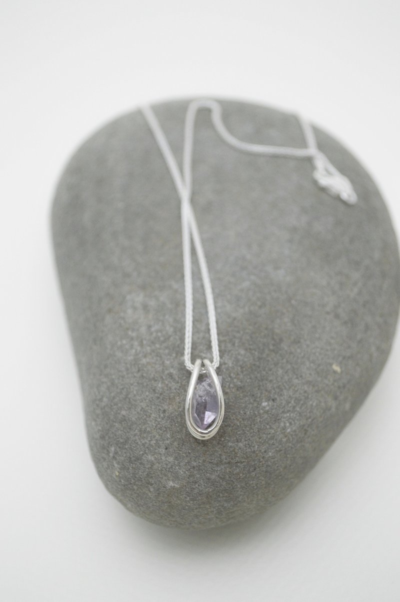 Raw stone - vera cruz Amethyst Crystal Point‧Silver Necklace - Necklaces - Gemstone Purple