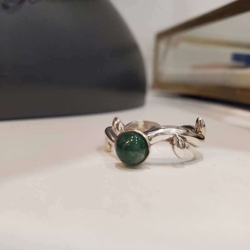 【戒指】 祖母綠樹枝戒指 母親節/ 畢業禮物/ 情人節禮物 - 戒指 - 銅/黃銅 銀色