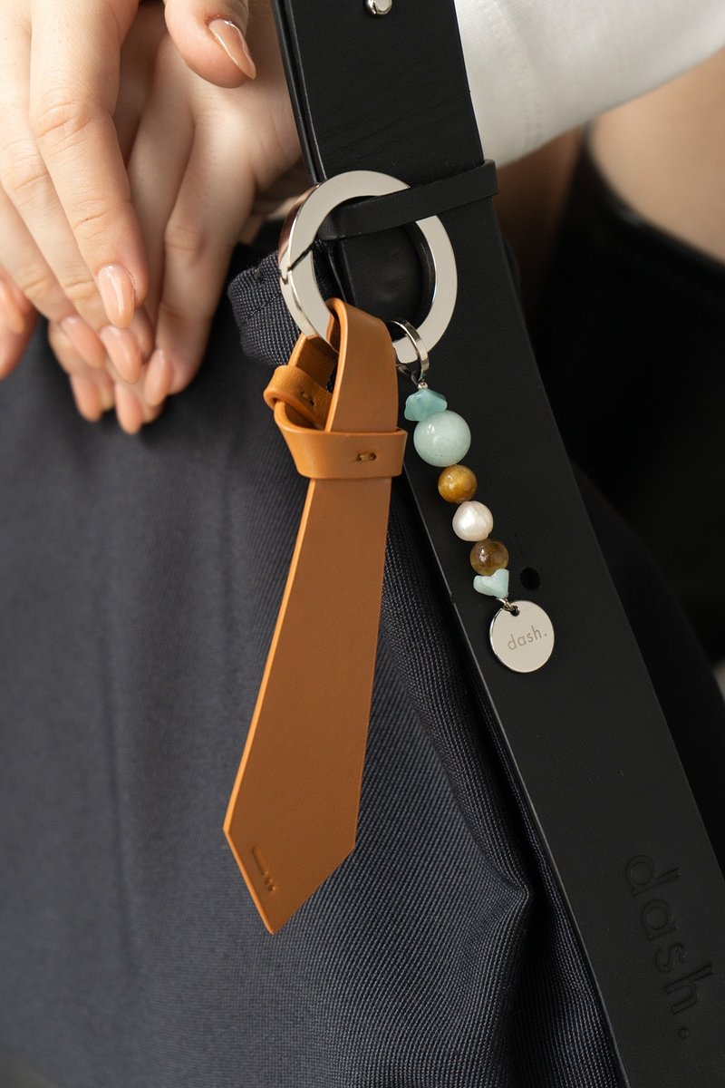 dashbrand DA35 Tie Charms - Brown (Careers) - 吊飾/掛飾 - 石頭 咖啡色