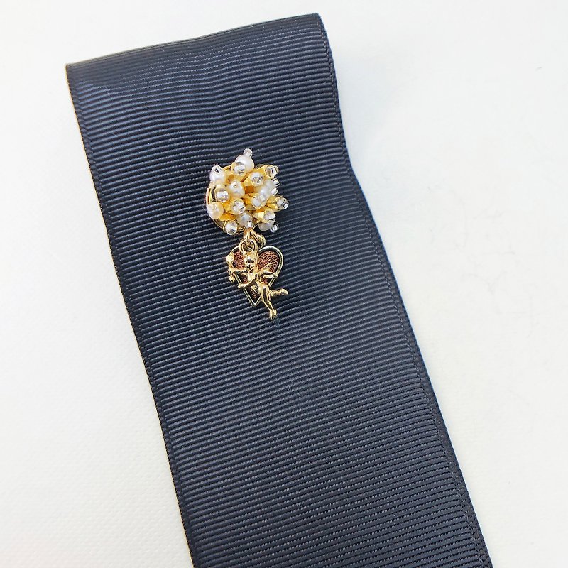 Elegant Pearl Brooch 【Wedding Accessory】 【Japanese Style Brooch】【New Year Gift 】 - Brooches - Pearl Gold