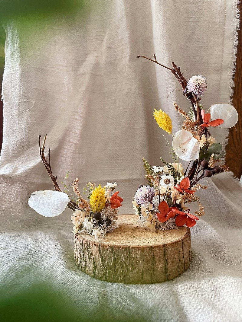[Good Flower] Moon's Outline Wood Chip Drying Table Flower Drying Flower Ceremony - ช่อดอกไม้แห้ง - พืช/ดอกไม้ สีเขียว