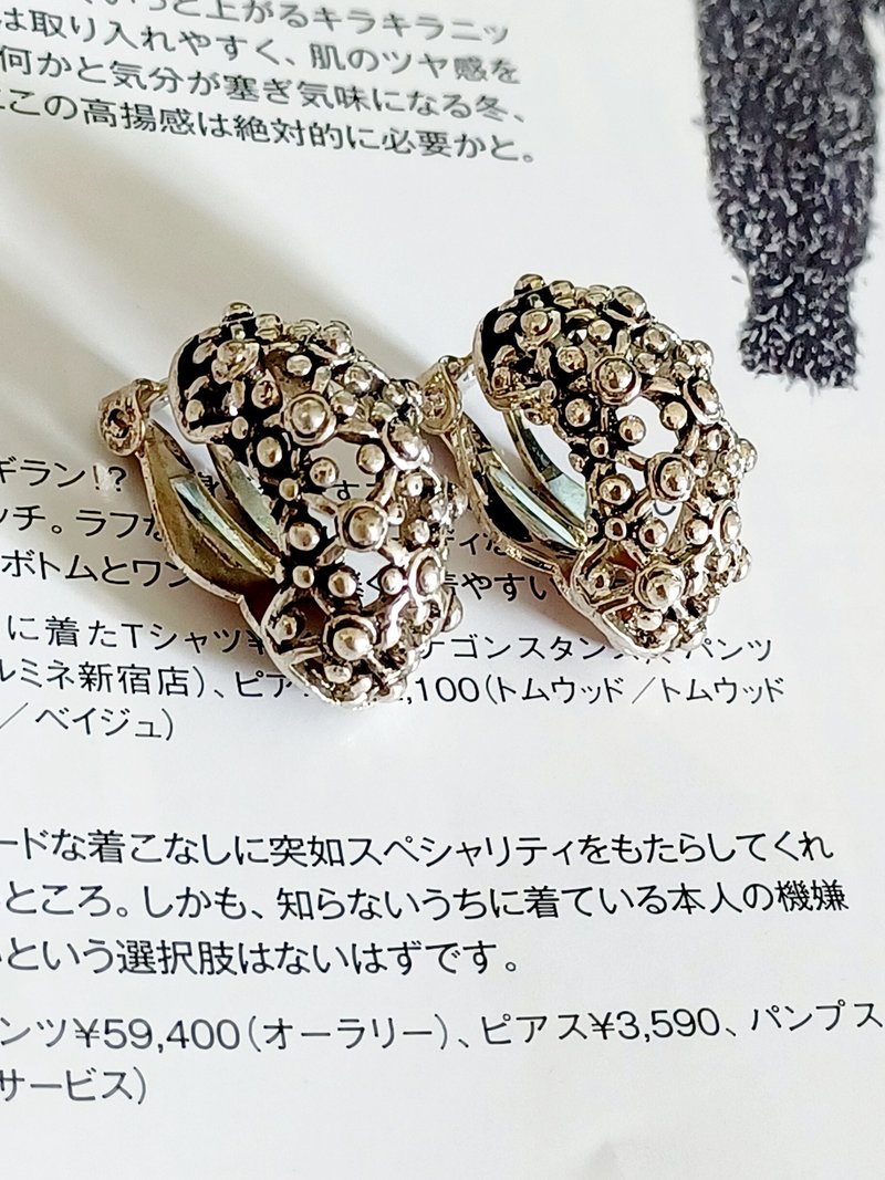 vintage jewelry  典雅簍空纏枝 夾式耳環 - 耳環/耳夾/耳骨夾 - 其他金屬 