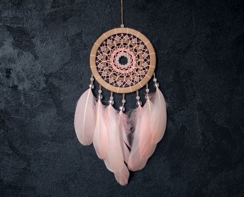 Blush dream catcher |  Small pink dream catcher for girl | ตาข่ายดักฝันสีชมพู - 壁貼/牆壁裝飾 - 繡線 粉紅色