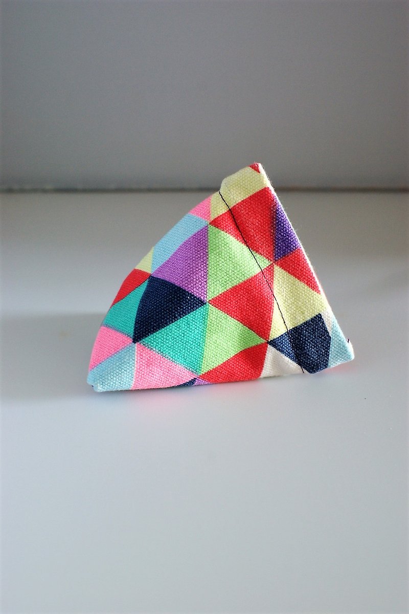 Triangle Snap Pouch (Colorful Triangles) - กระเป๋าเครื่องสำอาง - ผ้าฝ้าย/ผ้าลินิน หลากหลายสี