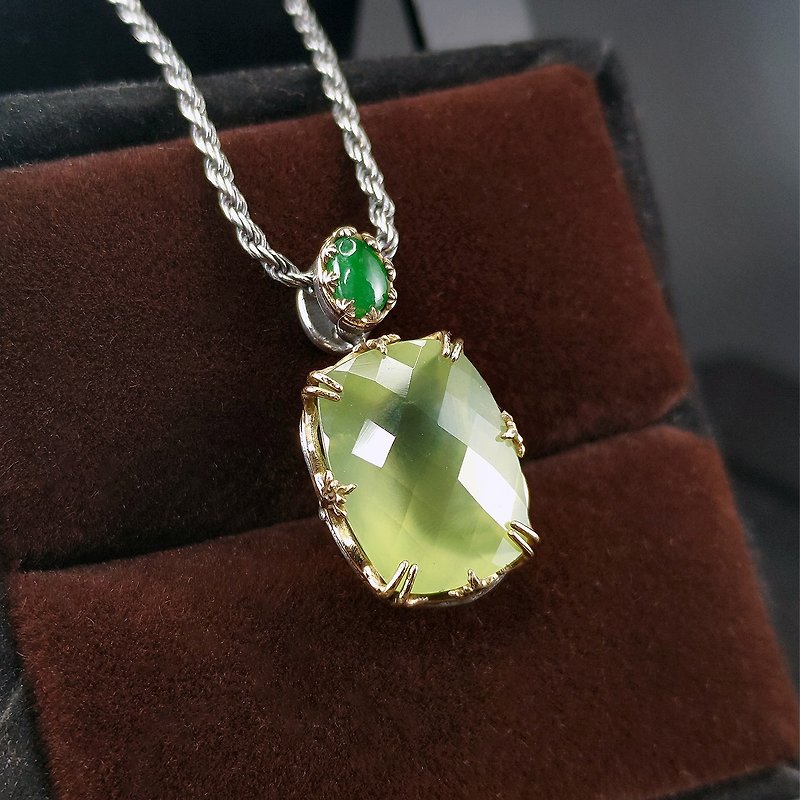 Tulle Lace Openwork Noble Charm Pendant - Prehnite, 14KYG. S925 Silver - Necklaces - Precious Metals Green