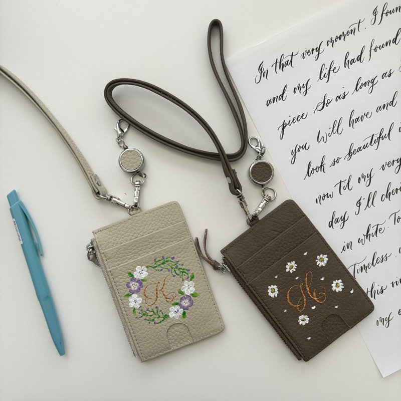 Customized letters hand-painted flowers retractable genuine cowhide multifunctional coin hanging neck ID holder work card holder - ที่ใส่บัตรคล้องคอ - หนังแท้ สีกากี