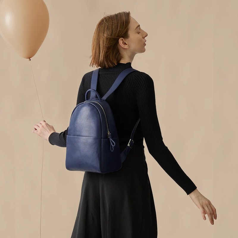 Goatskin Soft Balloon Backpack M-Dark Blue - กระเป๋าเป้สะพายหลัง - หนังแท้ สีน้ำเงิน