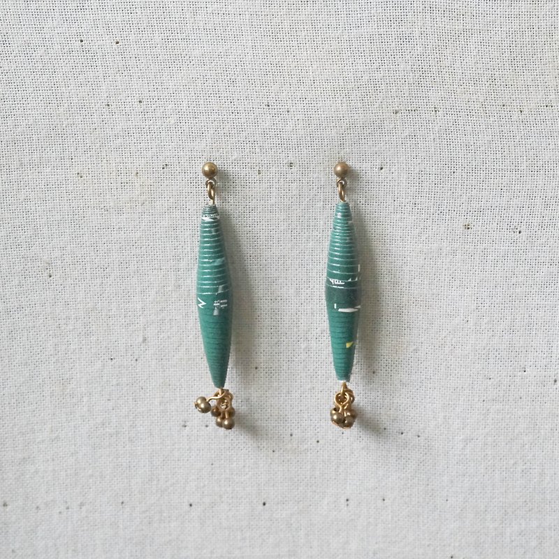 [Small roll paper hand-made/paper art/jewelry] Dark green retro pattern small gold bead pendant earrings - Earrings & Clip-ons - Paper Green