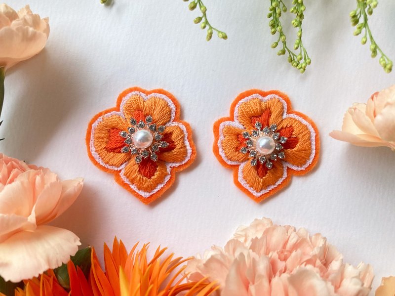 【ピアス/イヤリング/刺繍アクセサリー/オレンジ/母の日/プレゼント】bon bon Orange Lover - 耳環/耳夾/耳骨夾 - 繡線 橘色