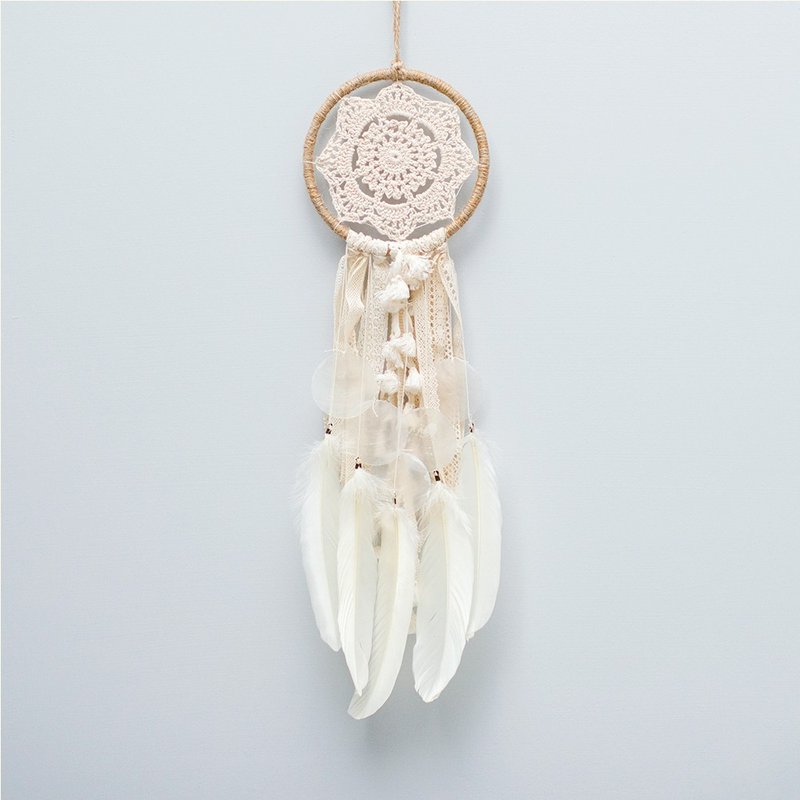 捕夢網 14cm - 原色麻繩 - 蕾絲花布+貝殼風鈴 - 森林系 情人節 - 擺飾/家飾品 - 其他材質 卡其色