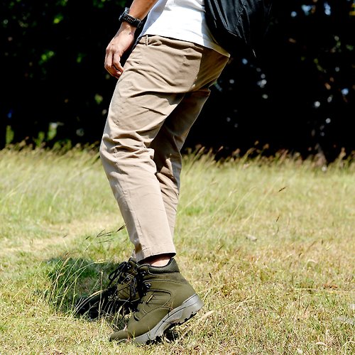 PUHU 彪琥 - 有型又好行的第一首選 MIT【二代輕量動能防水登山靴-男款墨綠色】高筒登山鞋 防水透氣