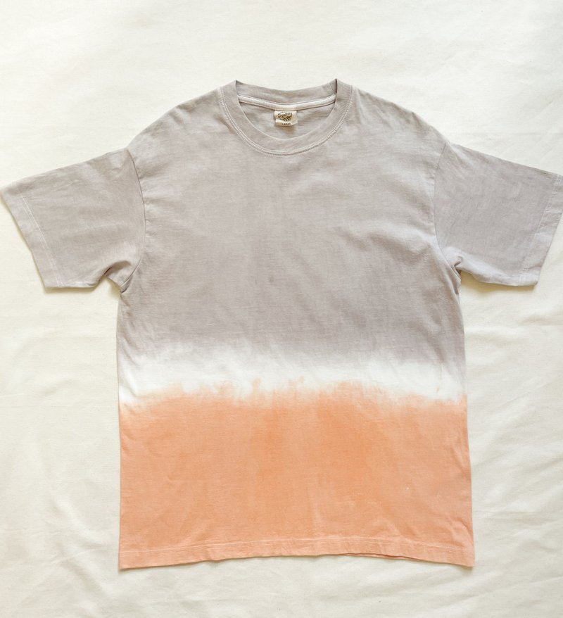 日本製 手染め Tropical Time 優しい紫とオレンジに泥染したオーガニックコットンTシャツ Mud dyed organic cotton - 女 T 恤 - 棉．麻 橘色