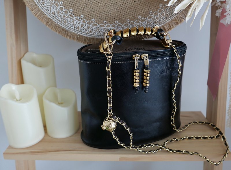 Rare Vintage LOEWE Velazquez Vanity Handbag - Toiletry Bags & Pouches - Genuine Leather Black