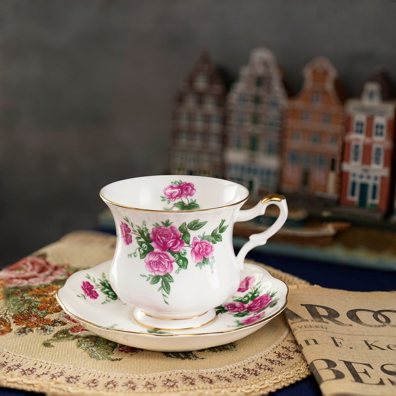 Vintage British fine bone china tea cup and saucer made by Royal Ascot - Teapots & Teacups - Porcelain Multicolor