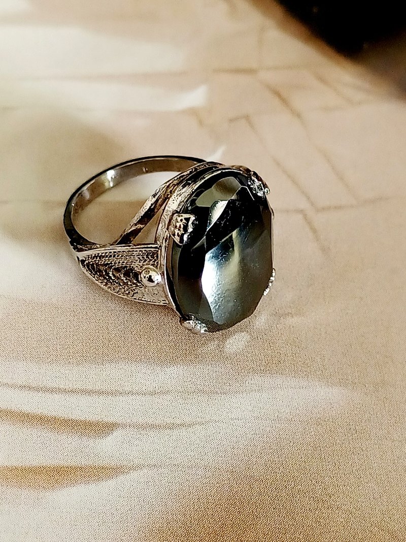 vintage jewelry 典雅簡約黑石 戒指 - 戒指 - 其他金屬 