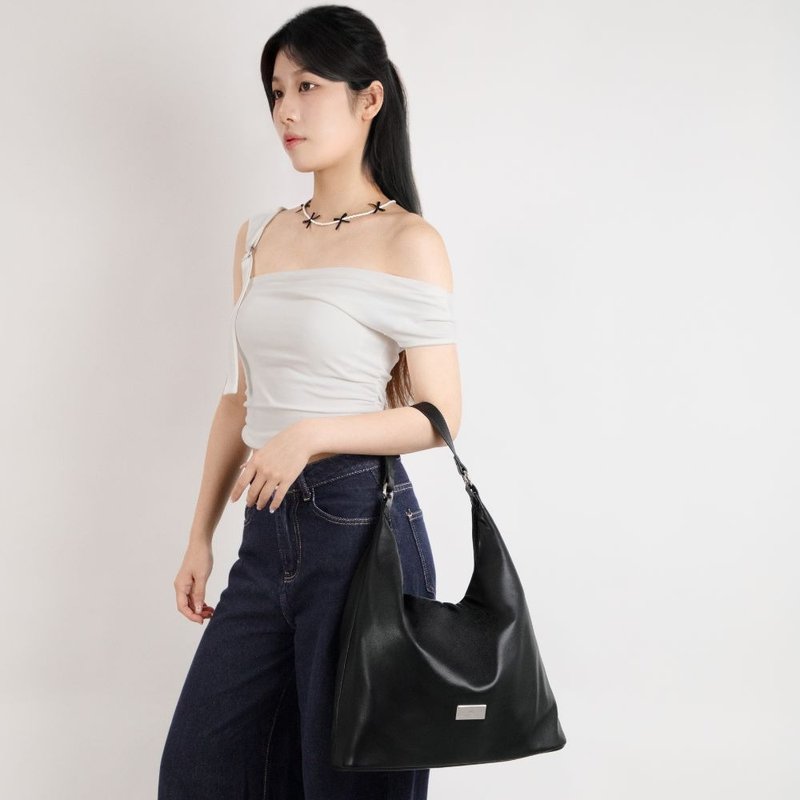 【DOUGHNUT】單肩包 流浪包 肩背包 手提包 托特包 Placid ER-黑 - 側背包/斜背包 - 人造皮革 黑色