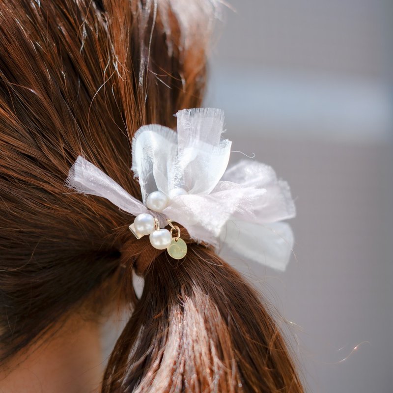 Elegance | Pony Clip | Pearl White - เครื่องประดับผม - เส้นใยสังเคราะห์ ขาว