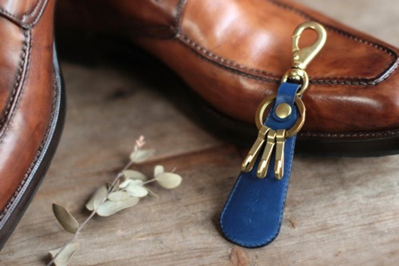 Indigo dyed leather [migaki] Key ring with shoehorn - พวงกุญแจ - หนังแท้ 