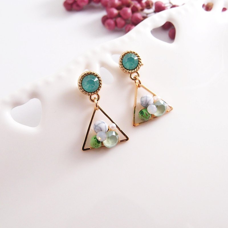 Semi-precious stones. Green - Protein Drill Ear Ears - Modified Ear Gel Ear Clips - Earrings & Clip-ons - Gemstone Green