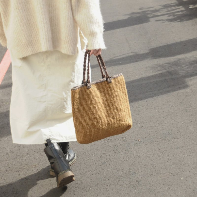 Coffee mille-feuille pie/raw Linen Linen weaving/shoulder bag - Handbags & Totes - Cotton & Hemp Brown