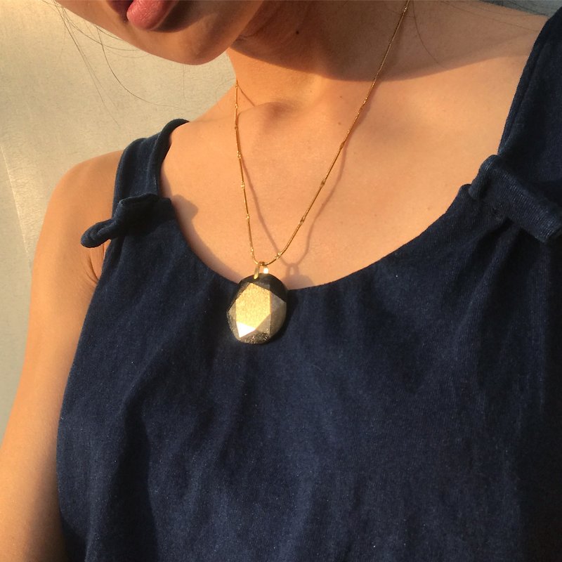 【Lost And Find】Natural OBSIDIAN necklace - Necklaces - Gemstone Gold