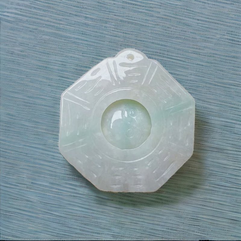 【擋煞‧避邪】飄綠翡翠八卦項鍊 | 天然緬甸玉A貨翡翠 | 送禮 - 項鍊 - 玉石 綠色