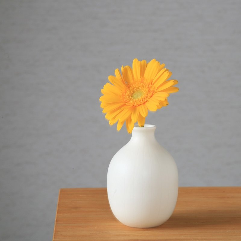 白い磁器の丸い一輪挿し - 花瓶/花器 - 瓷 白色