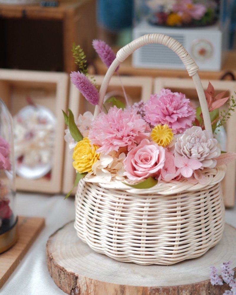 [Table Flower Series] Mother’s Day Immortal Carnation Basket Flowers - ช่อดอกไม้แห้ง - พืช/ดอกไม้ 