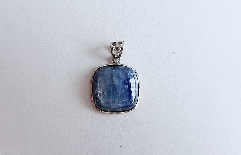 Gemstones ‧ Pure Blue Natural Ore Kyanite 925 Sterling Silver ‧ Pendant Necklace - Necklaces - Gemstone Blue