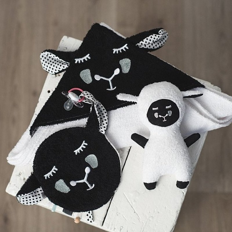 SET: SHEEP TOWEL, RATTLE TOY, DUMMY HOLDER - 嬰兒/兒童泳衣 - 棉．麻 多色