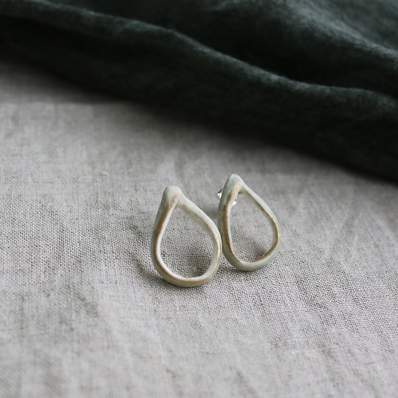 Gray drop instant earrings ピアス 925 pure silver ear - Earrings & Clip-ons - Porcelain Gray