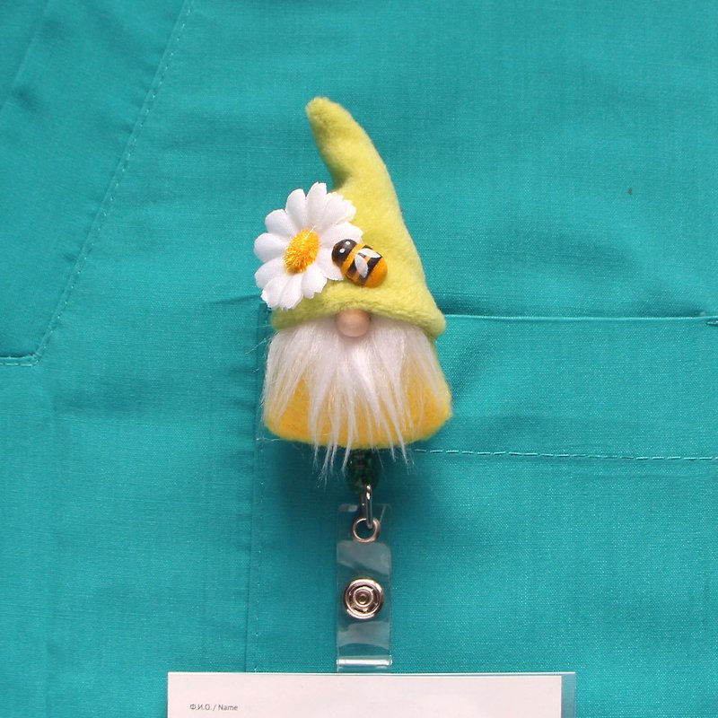 Nurse Badge Reel Gnome  holder, Doctor Badge Reel,Retractable ID Holder 小矮人 - 胸針 - 棉．麻 黃色