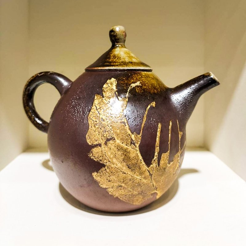 Water drop kudzu leaf firewood burning water drop pot 305cc kudzu leaf teapot - Teapots & Teacups - Pottery Brown