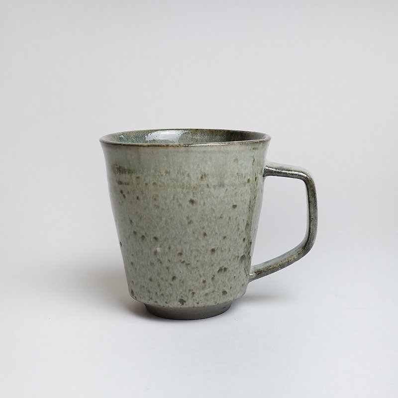 明雅窯 l 薪焼青磁 鉄点カップ コーヒーカップ 陶器 陶器 ティーカップ 水カップ - マグカップ - 陶器 カーキ