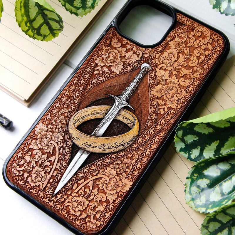 Sword And Ring -  Phone case wood laser engraved + hand painting - 手機殼/手機套 - 木頭 咖啡色