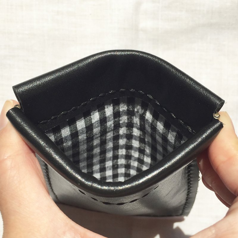 CPL4 - Black leather flex frame card wallet / coin purse - กระเป๋าสตางค์ - หนังแท้ สีดำ
