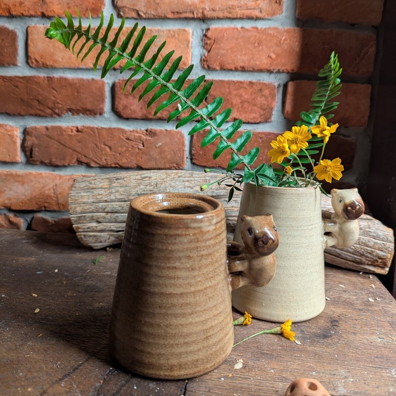 閒閒等花開的卡皮巴拉 療癒系 花瓶 鶯歌 手作 文創 陶花瓶 - 花瓶/花器 - 陶 