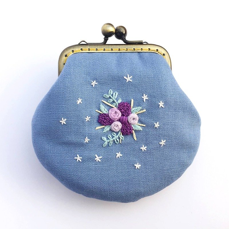 Embroidered flower mouth gold small bag - กระเป๋าใส่เหรียญ - ผ้าฝ้าย/ผ้าลินิน สีน้ำเงิน