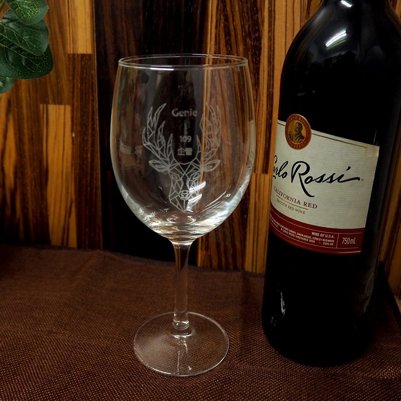 客製化雕刻玻璃杯 紅酒杯客製 玻璃杯刻字 訂製酒杯 不含紅酒 - 杯子 - 玻璃 白色