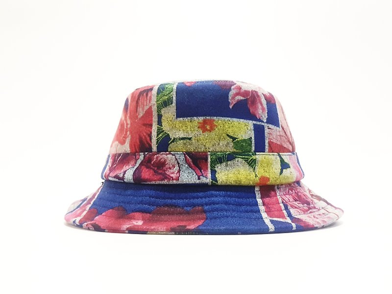 彩趣小帽在绅士帽- Negative color flower#彩印#Exclusive#Limited#秋冬#礼物# Keep warm - หมวก - เส้นใยสังเคราะห์ หลากหลายสี