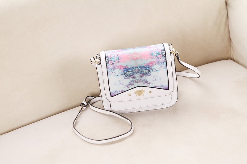 S8O oil painting style oblique shoulder bag guarding the ocean series white - Messenger Bags & Sling Bags - Polyester White